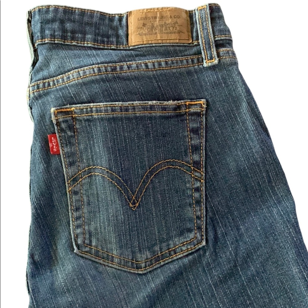 Levi’s 524 Women Superlow Boot Cut size 30